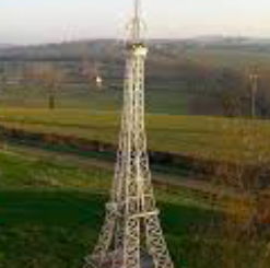 Soutien à la réplique de la Tour Eiffel installée à Lugny-les-Charolles
